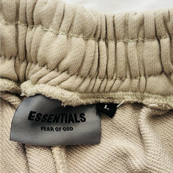Fear of God Essentials Cream Athletic Shorts - Picture 6 of 7